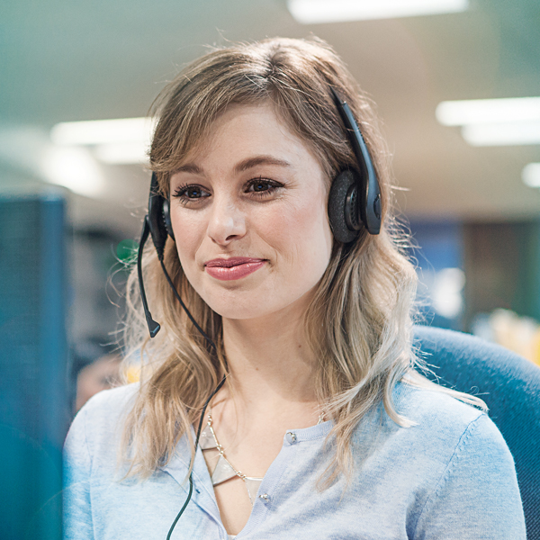 Das Jabra BIZ 1500 ist ein kostengünstiges und professionelles, Headset mit Kabel, das als Einstiegsmodell für kostenbewusste Call Center entwickelt wurde. Dank seiner Technologie zur Reduzierung von Hintergrundgeräuschen sorgt jedes Gespräch für noch größere Kundennähe.