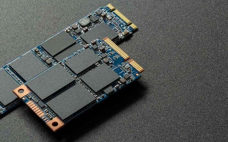 Dramatically improve your system with Kingston Close up of the UV500 SSD